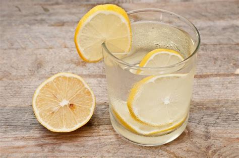 Как сделать лимонную воду